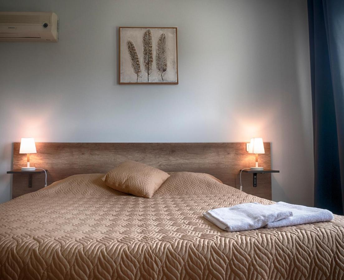 Hotel Les Lodges D'Eauze Bagian luar foto