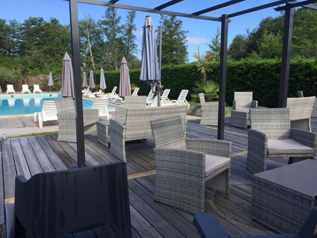 Hotel Les Lodges D'Eauze Bagian luar foto